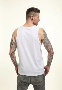 Disney Mickey Classic Love Is Love Pride Mickey - Top - White -Disney 4458f2736e184c248b53bec8d8d55be9 scaled