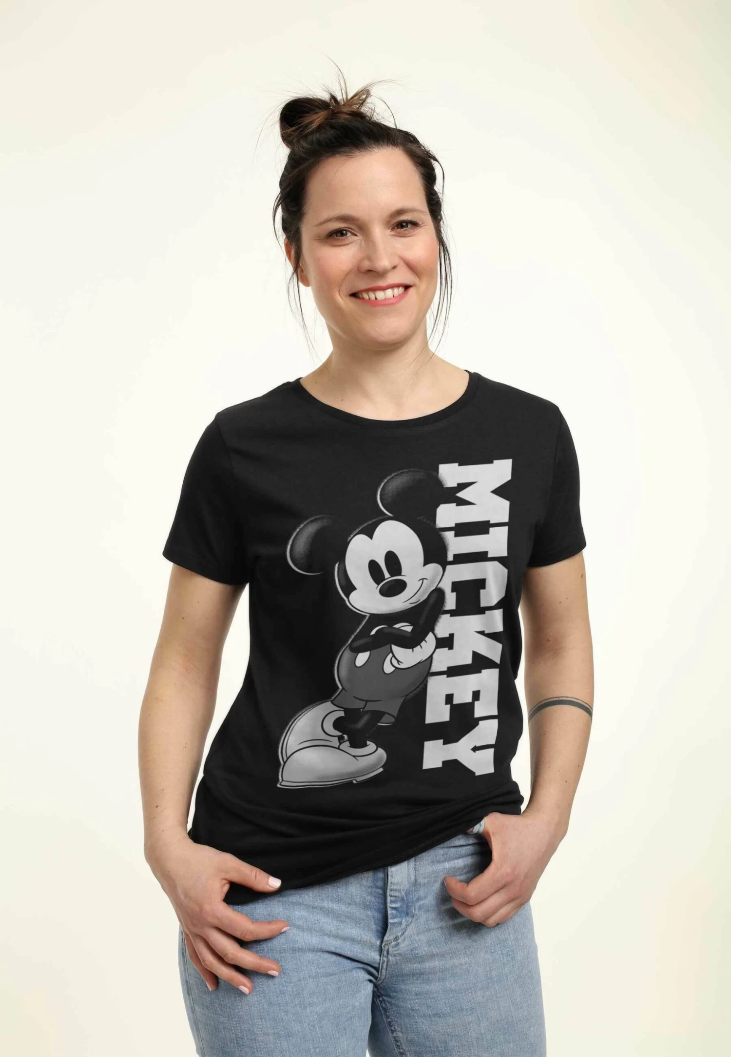 Disney Classic Mickey Mickey Lean - T-Shirt Print - Black 3 Disney Classic Mickey Mickey Lean - T-Shirt Print - Black - Afbeelding 3